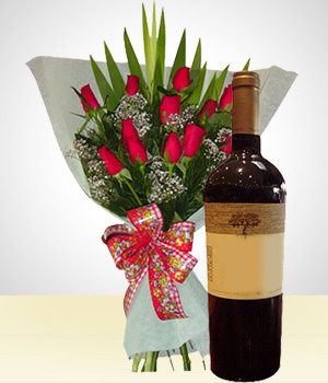 Flores a Repblica Dominicana Combo Distincin: Bouquet de 12 Rosas + Vino.